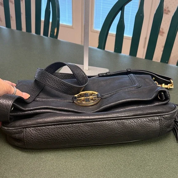 Low Start Tory Burch Black Crossbody Bag with Gold Accent - Picture 8 of 8